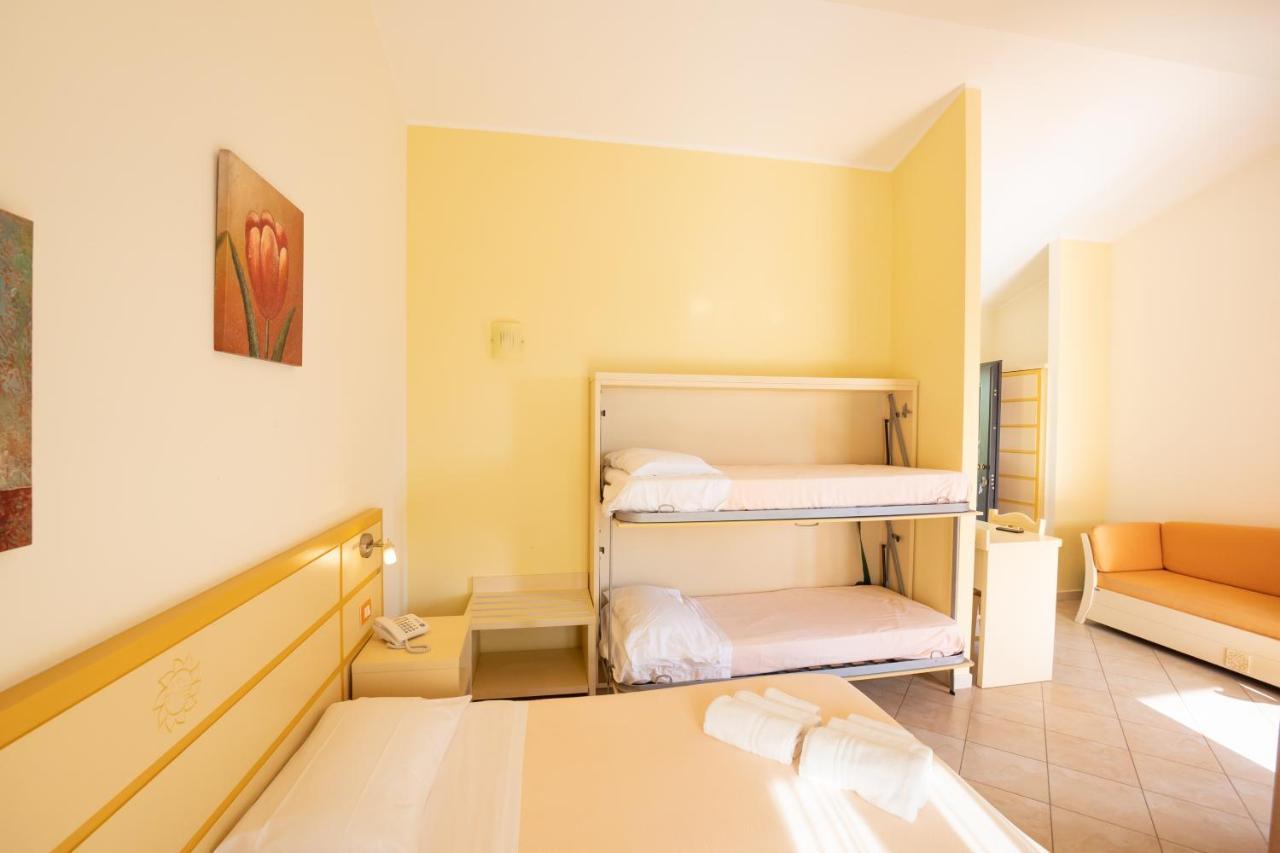 Hotel Baia Di Trainiti Vibo Valentia Extérieur photo