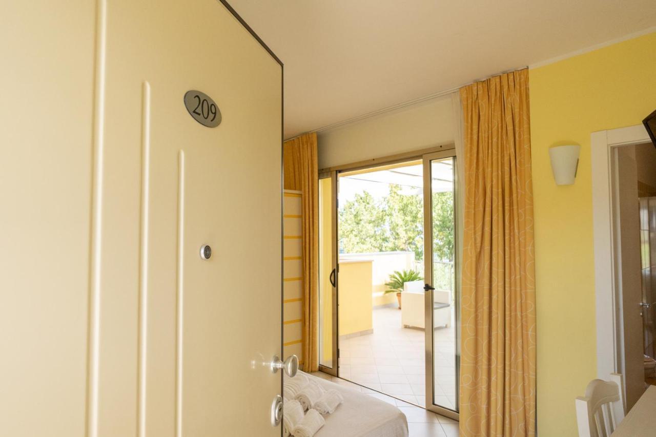 Hotel Baia Di Trainiti Vibo Valentia Extérieur photo