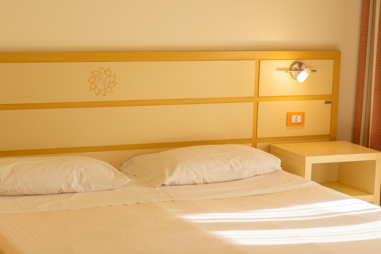 Hotel Baia Di Trainiti Vibo Valentia Extérieur photo