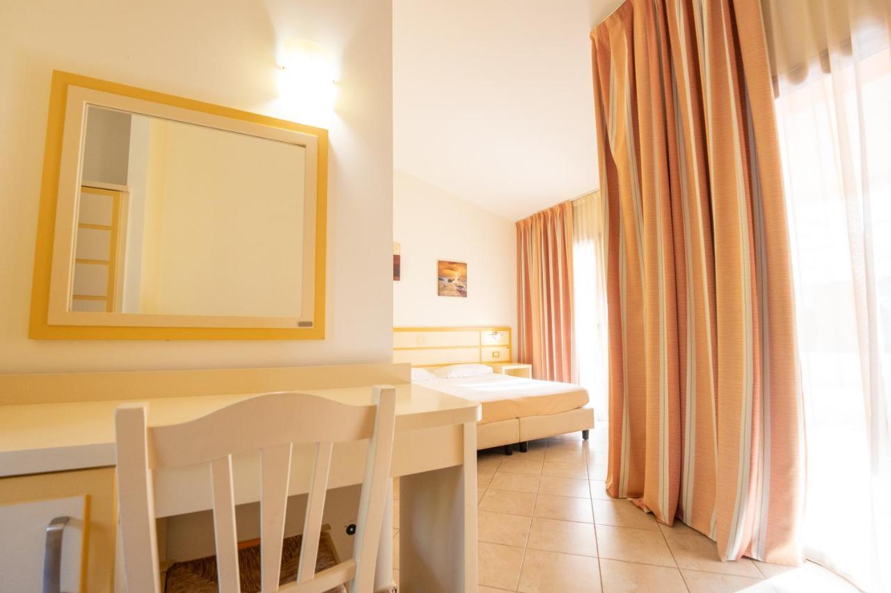 Hotel Baia Di Trainiti Vibo Valentia Extérieur photo